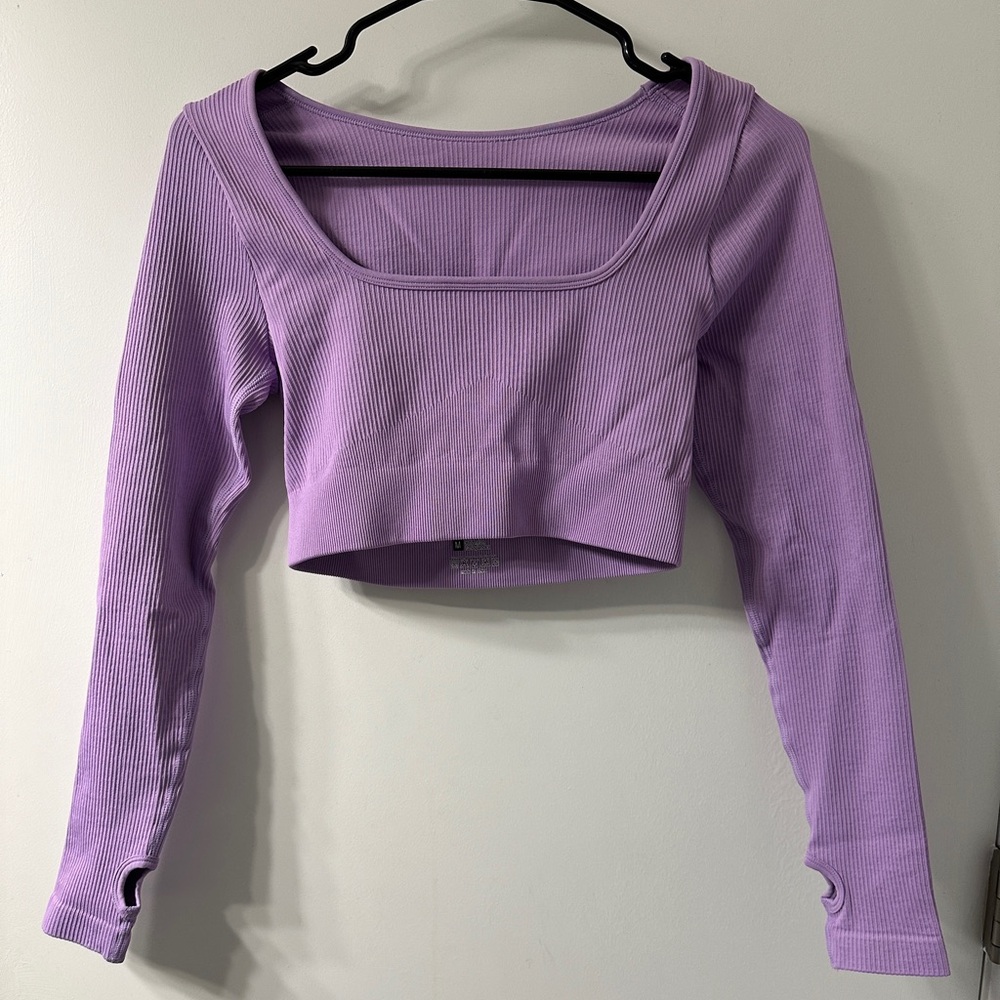 Women’s cropped top purple/black size small